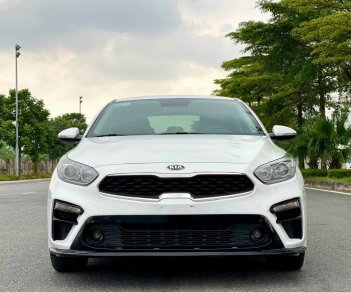 Kia Cerato 2019 - Màu trắng, giá chỉ 578 triệu