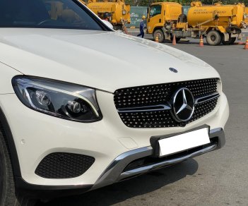 Mercedes-Benz GLC 250 2017 - Xe đẹp, giá tốt - Odo 6v3 km - Đã lên phụ kiện chính hãng