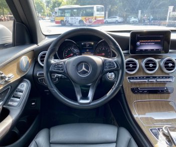 Mercedes-Benz GLC 250 2017 - Xe đẹp, giá tốt - Odo 6v3 km - Đã lên phụ kiện chính hãng