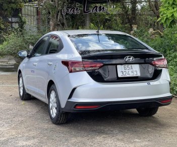 Hyundai Accent 2021 - Màu bạc, số sàn