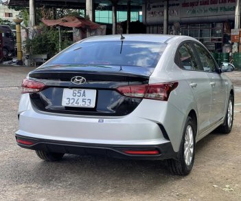 Hyundai Accent 2021 - Màu bạc, số sàn