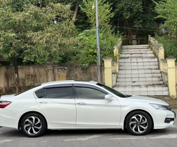 Honda Accord 2016 - Xe đẹp giá tốt, giao ngay có hỗ trợ trả góp, xe trang bị full options