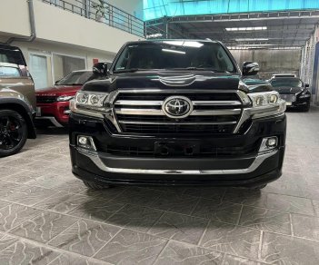 Toyota Land Cruiser 2018 - Màu đen, nhập khẩu