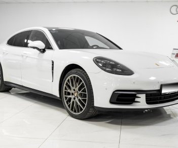 Porsche Panamera 2018 - Cần bán lại xe màu trắng