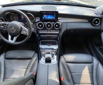 Mercedes-Benz C180 2020 - Bán xe mua mới model 2020, màu xanh đen