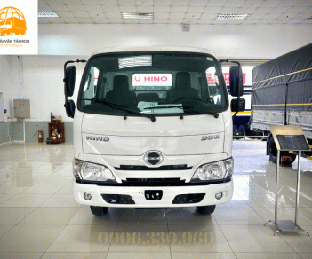Hino 300 Series 2022 - Xe tải thùng kín Hino 3 tấn 5