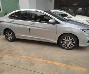 Honda City 2018 - Màu bạc, giá 475tr