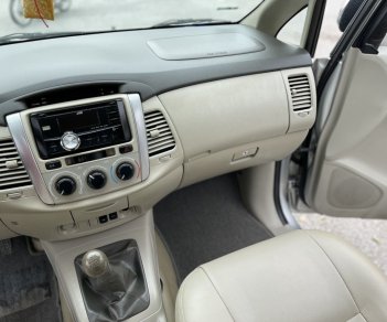 Toyota Innova 2015 - Form lazang phay, đèn gánh, nội thất kem, 1 chủ từ mới. Xe đẹp