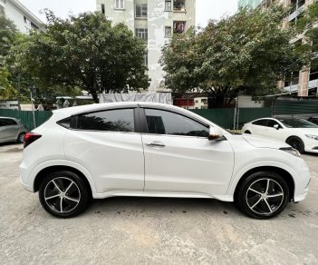 Honda HR-V 2021 - Màu trắng, nhập khẩu nguyên chiếc