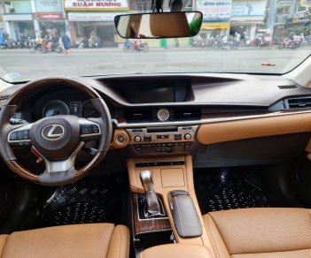 Lexus ES 250 2017 - Xe nhà trùm mền không chạy còn mới tinh, một đời chủ, toàn bộ còn zin theo xe. Xem thích ngay