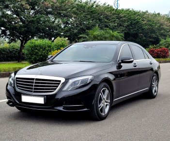 Mercedes-Benz 2015 - Màu đen, nội thất nâu cực đẹp