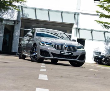 BMW 530i 2022 - [Sắm xế sang - Đón tết xịn] Giao xe ngay + nhận full bộ quà tặng + PK cao cấp. LH hotline nhận báo giá tốt nhất HCM