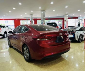 Hyundai Elantra 2016 - Màu đỏ xe gia đình giá hữu nghị