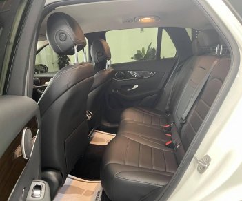 Mercedes-Benz GLC 200 2022 - Màu đen, giá cạnh tranh