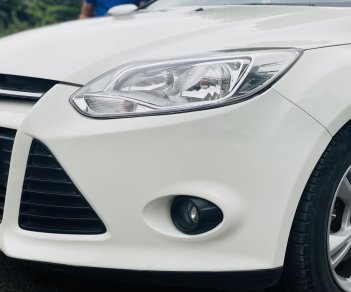 Ford Focus 2014 - Phụ kiện đi kèm: Phim cách nhiệt, lót sàn, che mưa