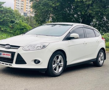 Ford Focus 2014 - Phụ kiện đi kèm: Phim cách nhiệt, lót sàn, che mưa