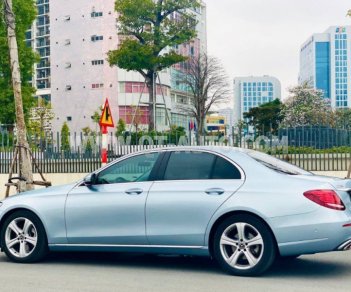 Mercedes-Benz E250 2018 - Xe màu xanh lam