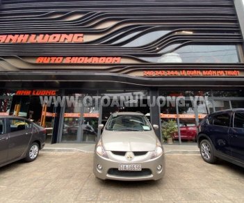 Mitsubishi Grandis 2005 - Xe màu bạc số tự động