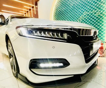 Honda Accord 2019 - Bán xe mẫu mới, chính chủ sử dụng, odo 26000km, mới 98%