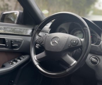 Mercedes-Benz E250 2009 - Biển Hà Nội