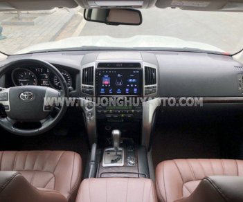 Toyota Land Cruiser 2013 - Màu trắng, xe nhập