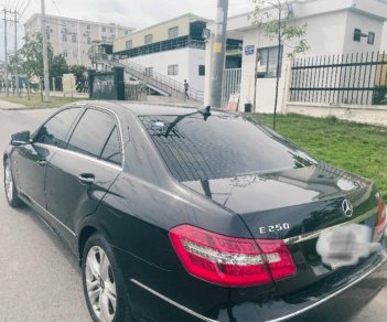 Mercedes-Benz E250 2010 - Màu đen giá hữu nghị