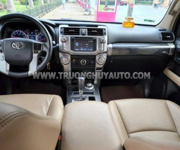 Toyota 4 Runner 2015 - Màu đen, nhập khẩu