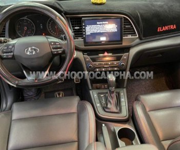 Hyundai Elantra 2018 - Màu đen