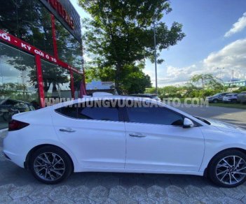 Hyundai Elantra 2020 - Màu trắng, giá 655tr