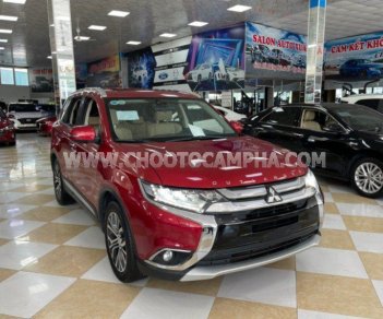 Mitsubishi Outlander 2017 - Màu đỏ, xe nhập