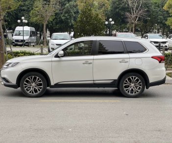 Mitsubishi Outlander 2019 - Màu trắng giá ưu đãi