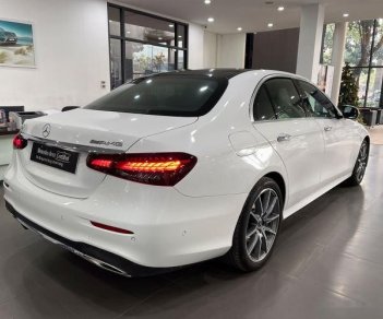 Mercedes-Benz E300 2021 - Màu trắng, chạy lướt 7132 km, bảo hành chính hãng tới 2025