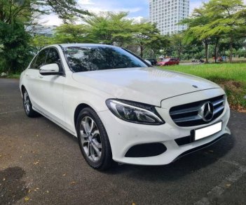 Mercedes-Benz C200 2016 - Trắng nội thất kem siêu đẹp