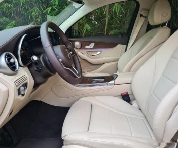 Mercedes-Benz GLC 200 2022 - Đen nội thất kem, siêu lướt chính hãng