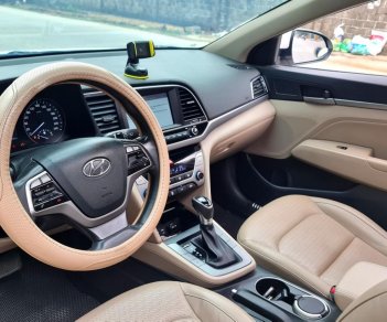 Hyundai Elantra 2019 - Cần bán gấp xe đăng ký năm 2019 ít sử dụng, giá tốt 495tr