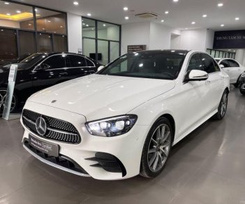 Mercedes-Benz E300 2021 - Màu trắng, chạy lướt 7132 km, bảo hành chính hãng tới 2025