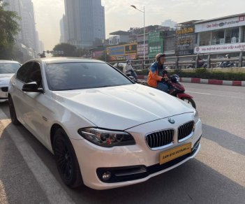 BMW 520i 2016 - Màu trắng, xe nhập, giá 920tr