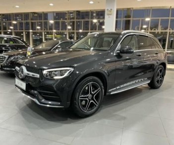 Mercedes-Benz GLC 300 2021 - Màu xám nội thất kem