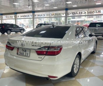 Toyota Camry 2016 - Xe màu trắng