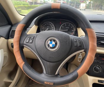 BMW X1 2011 - Màu trắng kem loại full đồ chơi nhà mua mới, một đời trùm mền ít đi xe vào rất nhiều đồ chơi