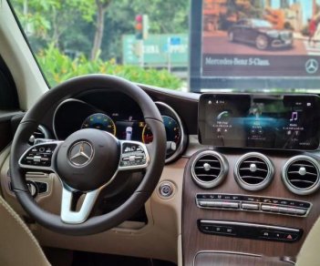 Mercedes-Benz GLC 200 2022 - Đen nội thất kem, siêu lướt chính hãng