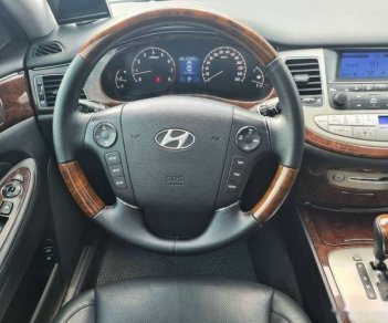 Hyundai Genesis 2010 - Màu đen, xe cực chất