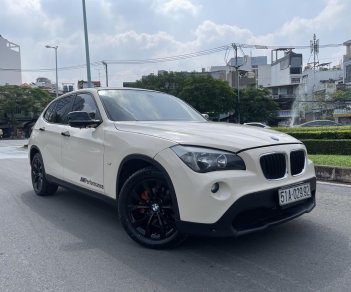 BMW X1 2011 - Màu trắng kem loại full đồ chơi nhà mua mới, một đời trùm mền ít đi xe vào rất nhiều đồ chơi