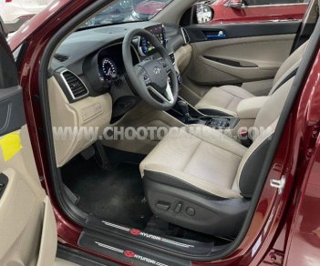 Hyundai Tucson 2021 - Xe màu đỏ, giá 945tr