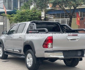 Toyota Hilux 2015 - Màu bạc, xe nhập