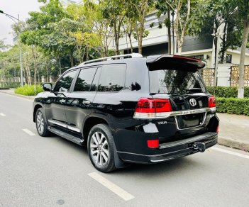 Toyota Land Cruiser 2016 - Màu đen, xe nhập