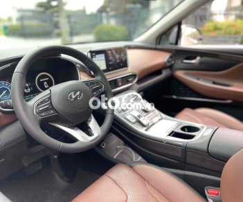 Hyundai Santa Fe Santafe 2022 trắng premium bản xăng đi 2000 km. 2022 - Santafe 2022 trắng premium bản xăng đi 2000 km.