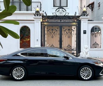 Lexus ES 250 2020 - Màu đen, nhập khẩu nguyên chiếc