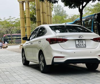 Hyundai Accent 2015 - Màu trắng giá cạnh tranh