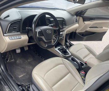 Hyundai Elantra 2019 - Bản full đủ kịch đồ - 1 chủ từ mới đi đúng 4v km xịn. Mới tinh